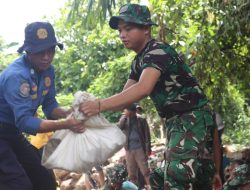 Ratusan Personel TNI Grebek Sungai Bandar Lampung, Perbaiki Tanggul 