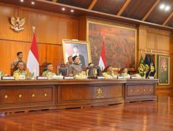 Siti Hediati Suharto Berikan Pembekalan kepada Taruna Akademi TNI dan Akpol di Akmil