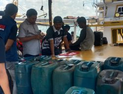 Unit Tipidter Satreskrim Polres Sinjai Pantau Penggunaan BBM Subsidi untuk Kapal Nelayan