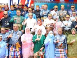 Puncak Hari Jadi Bone ke-696,Kapolda Sulsel Hadiri Prosesi Adat Mattompang Arajang