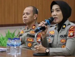 Kabag SDM Polres Bone Beri Motivasi Kepada Siswa Latja