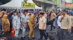 Wali Kota Bekasi Sambut Presiden RI Jenguk Korban Kecelakaan KA Bekasi Timur di RSUD