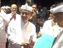 Abah Anton Dampingi Cecep NY Serahkan Naskah Amanat Galunggung ke KDM
