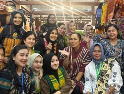 YD Strap Bag Tenun-Booth 22 Jadi Pusat Perhatian dalam Pameran Wastra Kriya