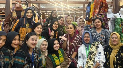 YD Strap Bag Tenun-Booth 22 Jadi Pusat Perhatian dalam Pameran Wastra Kriya