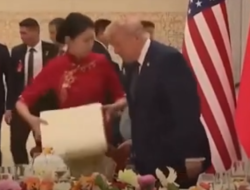 Trump dan Xi Jinping Hadiri Jamuan Kenegaraan di Beijing, Insiden Bantalan Kursi Jadi Sorotan