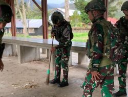Satgas Yonif 521/DY Peduli Pasar Sehat di Bolakme