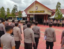Pimpin Apel Jam Pimpinan, Wakapolres Sinja Ajak Personil Selalu Bersyukur