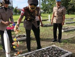 Sambut Hari Bhayangkara ke-80,Polres Bone Ziarahi TMP Watampone