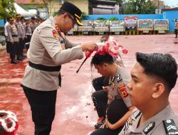 31 Personil Polres Sinjai Naik Pangkat,Kapolres: Pangkat Boleh Bertambah