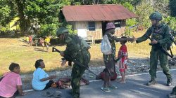 Satgas Yonif 645/GTY Gelar Pelayanan Kesehatan di Distrik Benawa