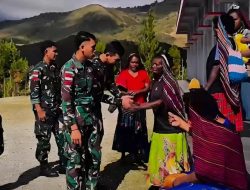 Satgas Pamtas RI-PNG Kewilayahan Yonif 645/GtY Ibadah Minggu Bareng Warga Distrik Napua