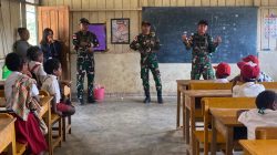 Satgas Pamtas Kewilayahan RI-PNG yonif 645/GtY Sampaikan Wasbang kepada Siswa SDN Gunung Susu