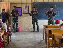 Satgas Pamtas Kewilayahan RI-PNG yonif 645/GtY Sampaikan Wasbang kepada Siswa SDN Gunung Susu