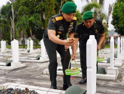Danrem 043/Gatam Hadiri Ziarah dan Bakti Kesehatan HUT ke-1 Kodam XXI/RI