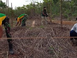 Satgas Pamtas Yonarmed 13/Nanggala Bersama Warga Gotong Royong Bangun Gereja Desa Jasa