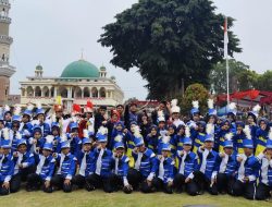 Drumband GSR SMP Muhammadiyah Ramaikan Upacara Penurunan Bendera di Kecamatan Majenang