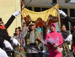 Sambut Kapolres Bone Baru,Lepas Kapolres Lama dengan Tradisi Pedang Pora