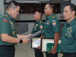 Gubernur Akmil Beri Penghargaan kepada Gumil, Pelatih dan Pengasuh Terbaik