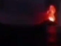 Dampak Anak Gunung Krakatau Meletus Enam Kabupaten dan Kota di Lampung Dipenuhi Abu Vulkanik