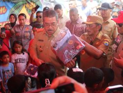 Tempuh Perjalanan Panjang,Bupati Asri Arman Langsung Temui Pengungsi