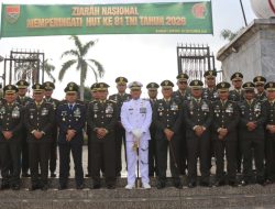 Kasrem 043/Gatam Hadiri Ziarah Nasional HUT ke-81 TNI di TMP Tanjung Karang