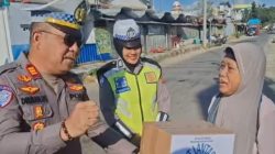Aksi Humanis Satlantas Polres Sinjai, AKP Sudirman Turun Langsung Bantu Warga