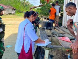 Satgas Yonif 645 GTY Laksanakan Pelayanan Kesehatan Masyarakat Bareng Puskesmas Airu