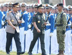 1.944 Taruna TNI-Polri Resmi Sandang Pangkat Prajurit Taruna dan Bhayangkara Taruna